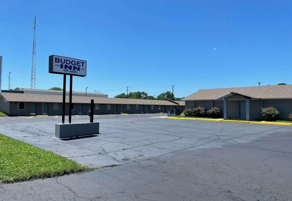 Budget Inn hotel hero