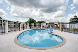 OYO Hotel Alexandria LA - Hwy 165 hotel hero