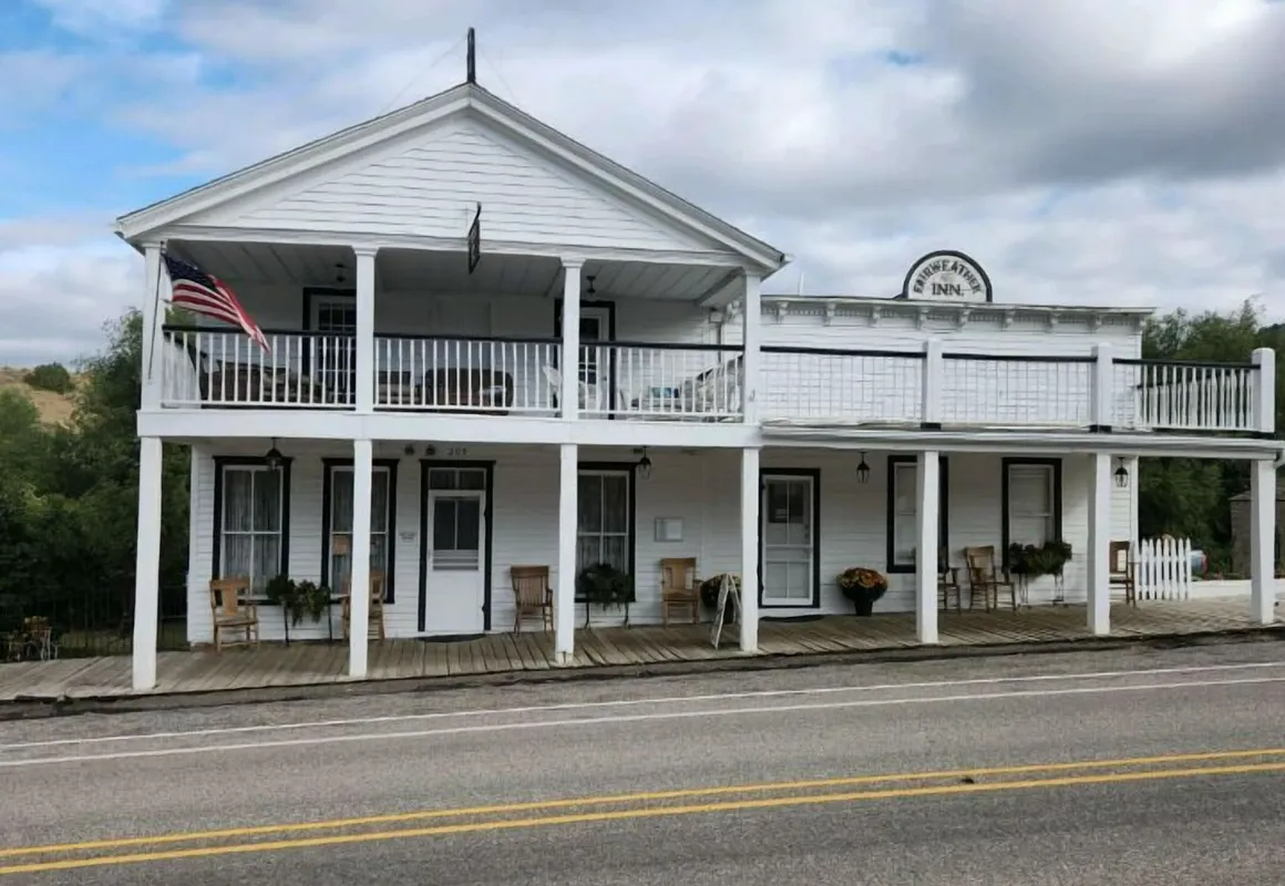 Fairweather Inn and Nevada City Cabins hotel hero