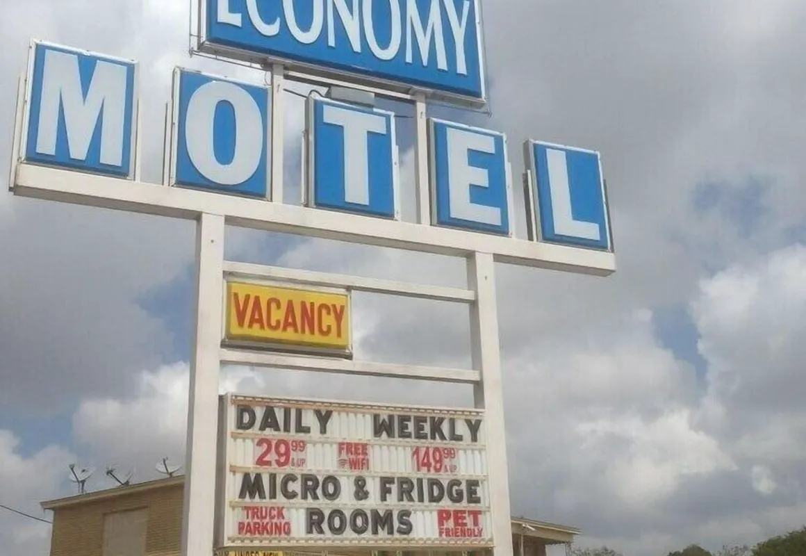 Economy Motel hotel hero
