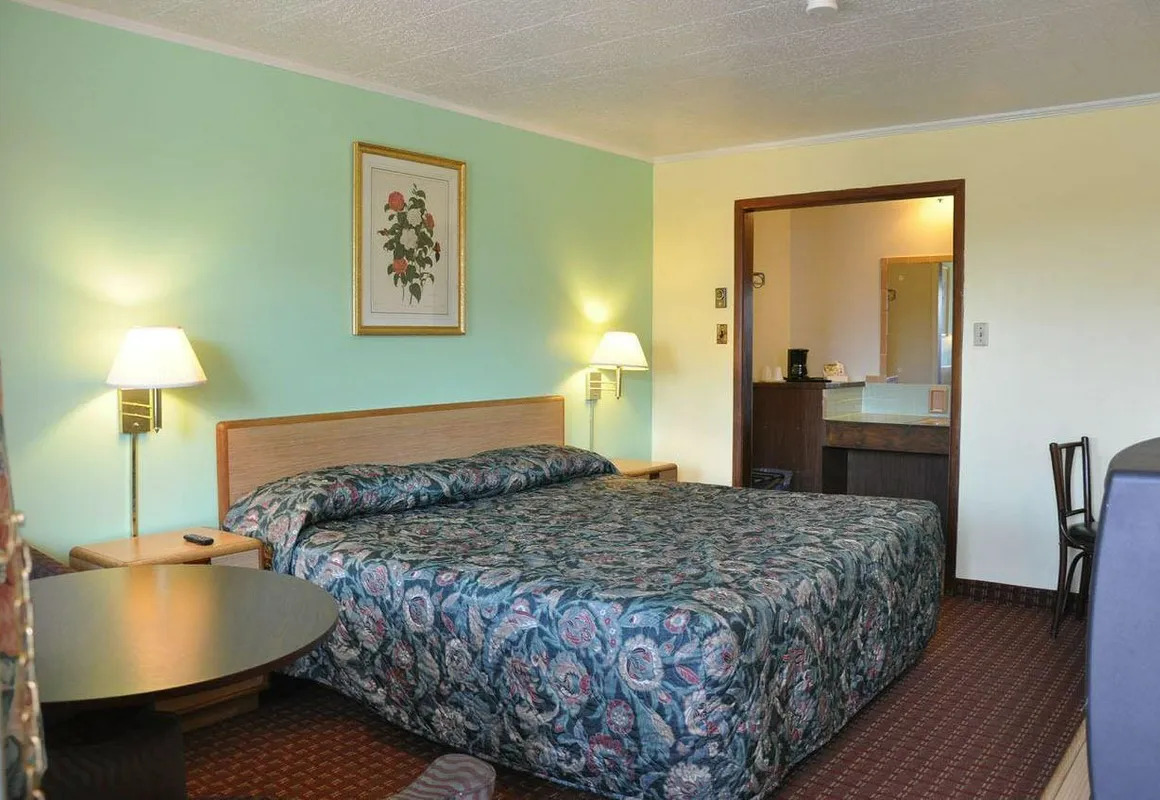 Downtown motel hotel hero