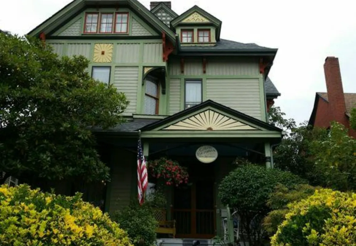 Geiger Victorian B&B hotel hero