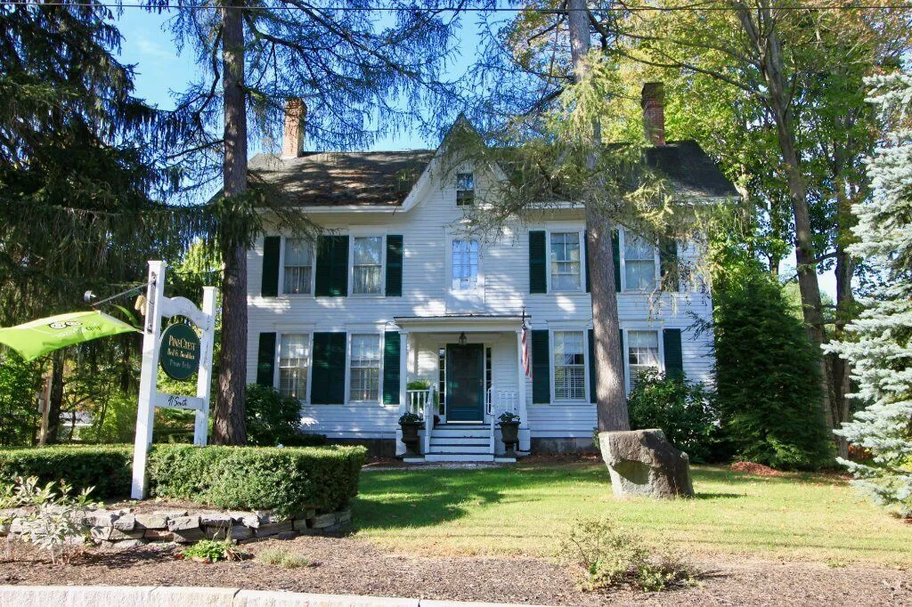 PineCrest Inn hotel hero