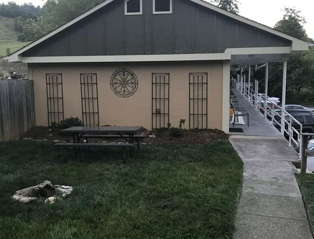 Hearth & Home Inn hotel detail image 3