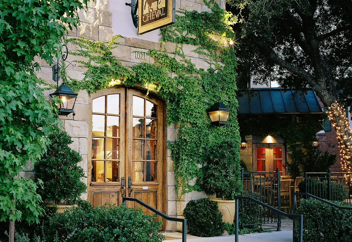 Hotel Cheval hotel hero