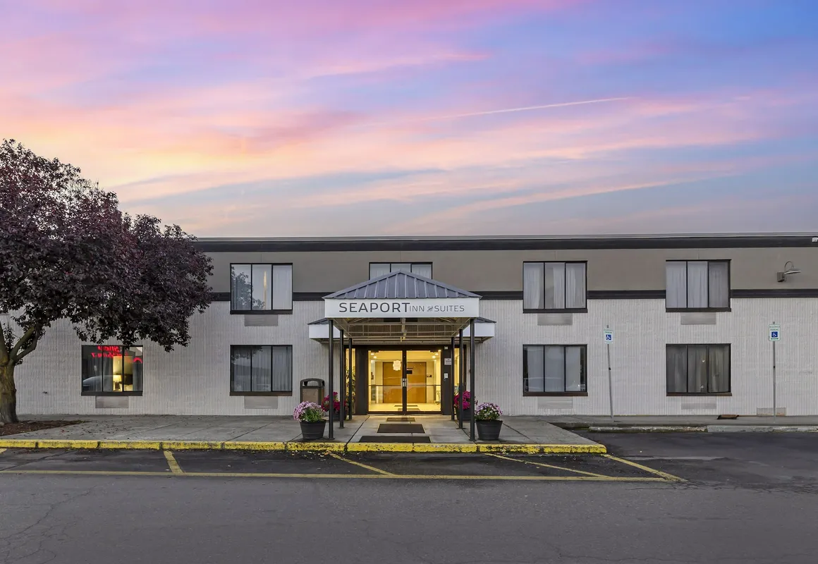 Seaport Inn and Suites hotel hero