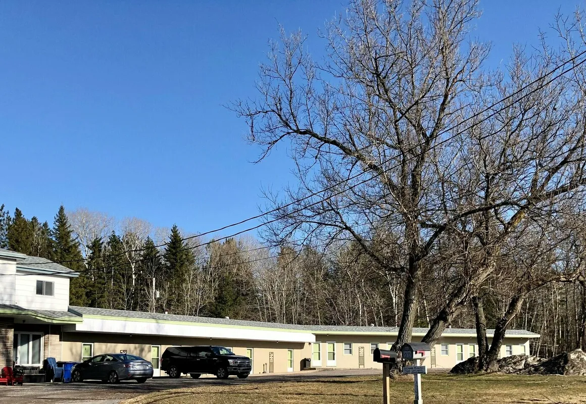 Edgewater Motel & Campground hotel hero