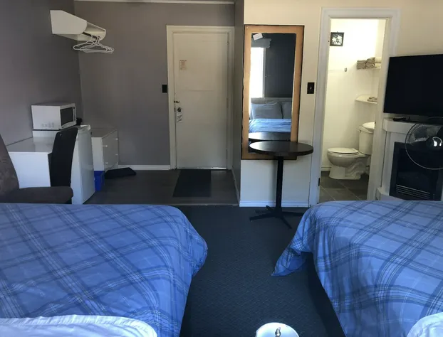 Edgewater Motel & Campground hotel detail image 3