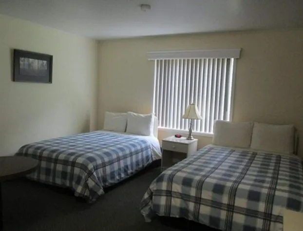 Edgewater Motel & Campground hotel detail image 4