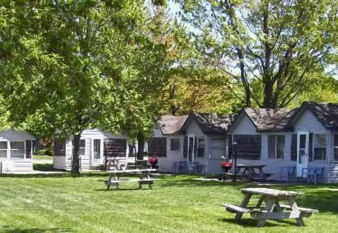 Lakeside Motor Lodge hotel hero