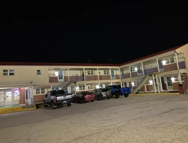 Colonial Inn Dyersville hotel detail image 1