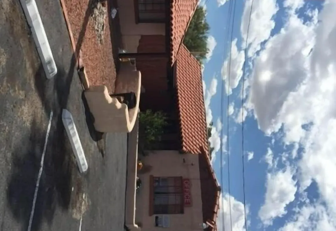 Sunland Motel hotel hero