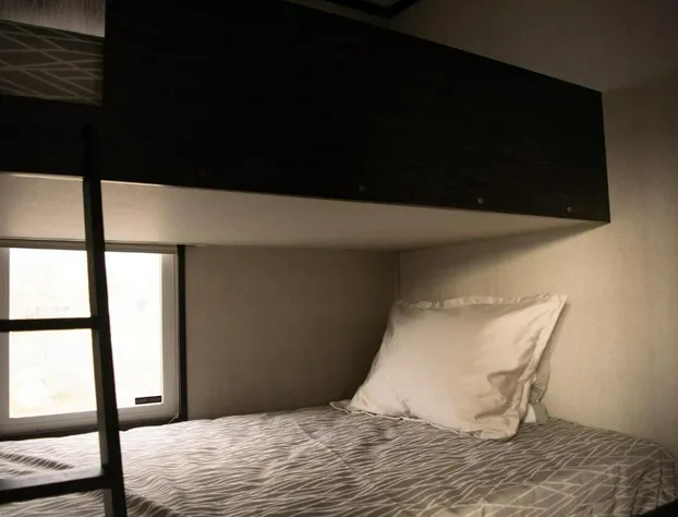 Vine Ridge Resort - Cottages hotel detail image 2