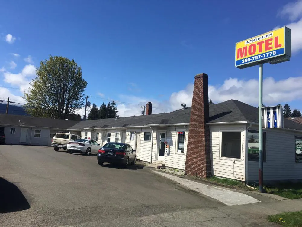 Angeles Motel hotel hero