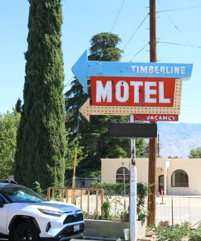 Timberline Motel hotel hero