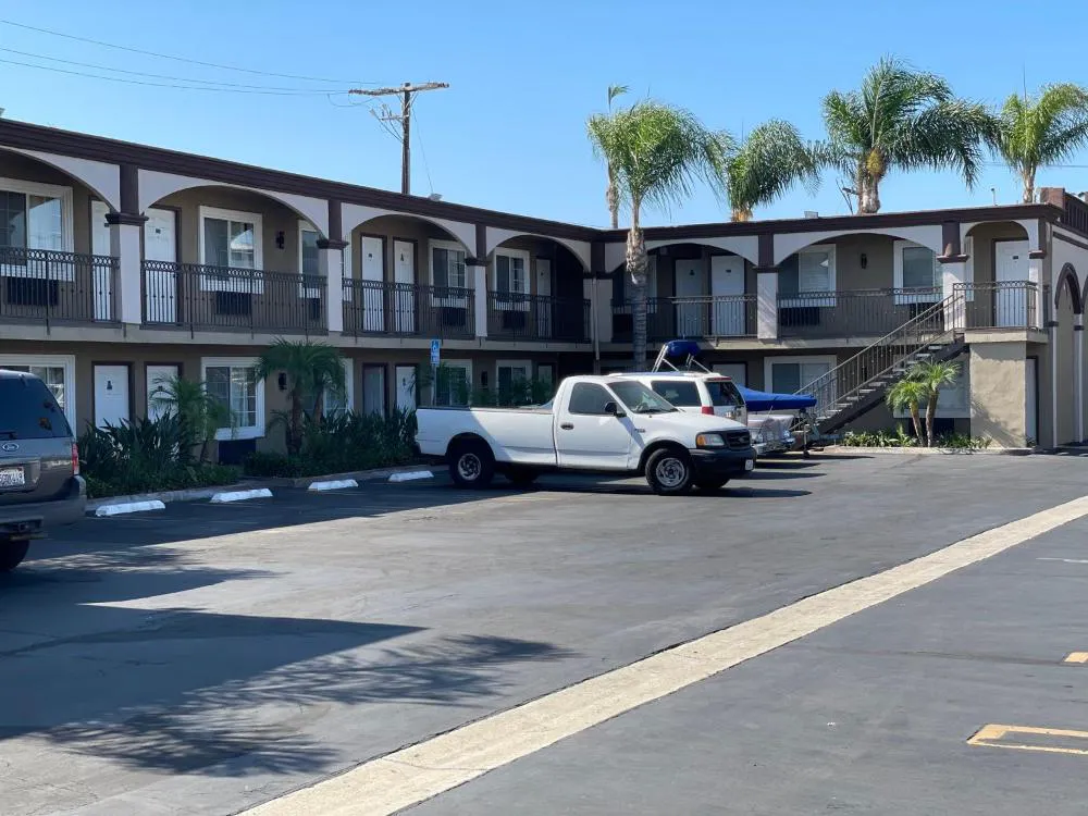 Legacy inn & suites hotel hero