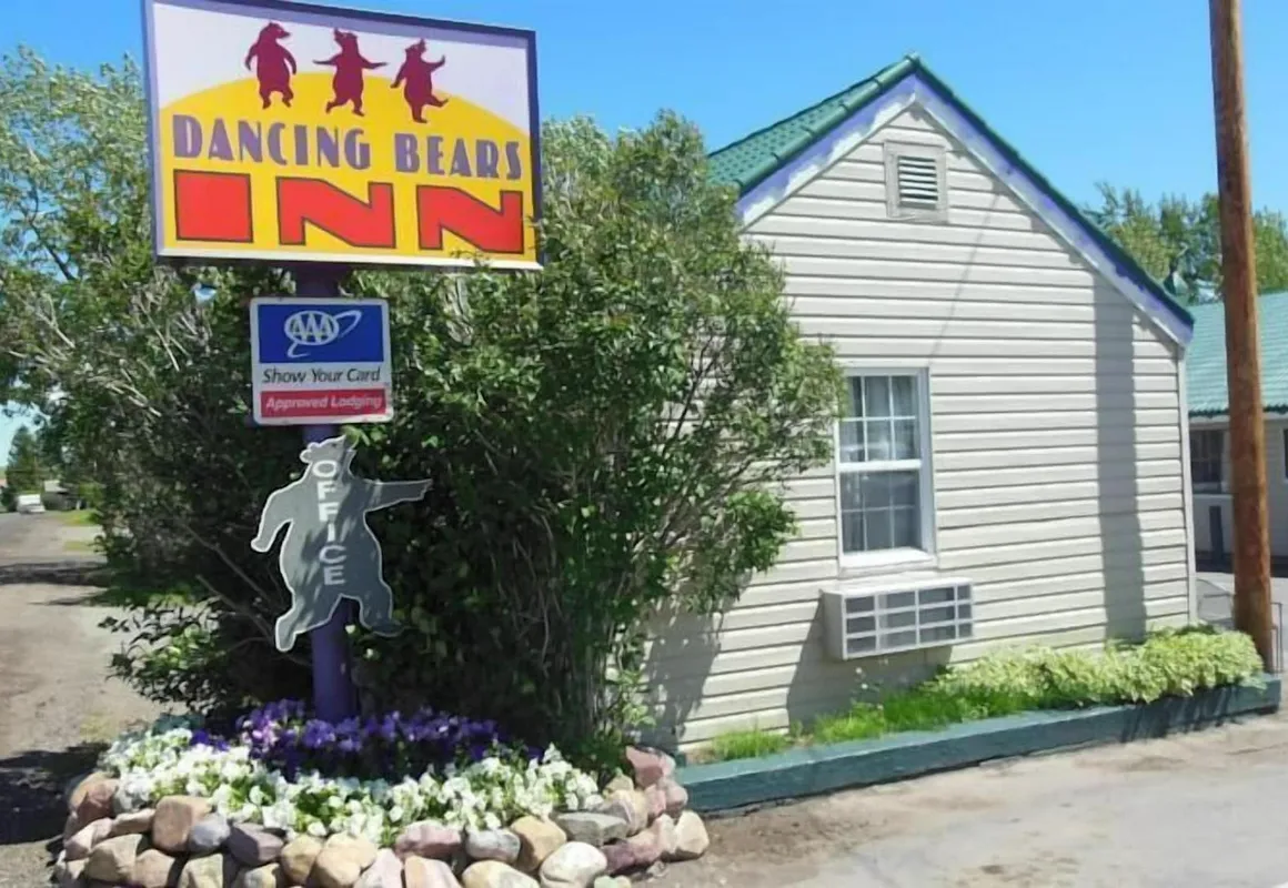 Dancing Bears INN hotel hero