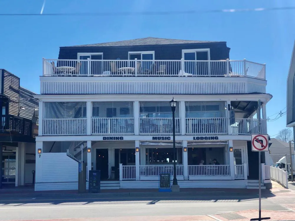 Inn on the Blues hotel hero