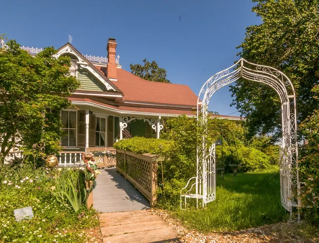 Holly House of Hamilton hotel detail image 2