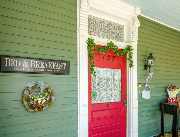 Holly House of Hamilton hotel detail image 4