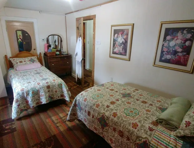 The Twin Lakes Inn hotel detail image 1