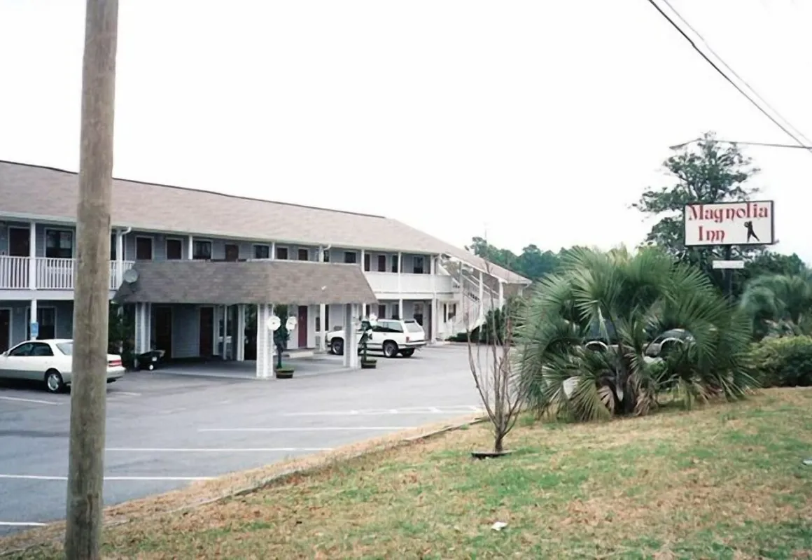 magnolia inn hotel hero