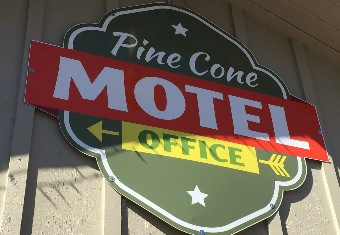 Piazza's Pine Cone Inn hotel hero