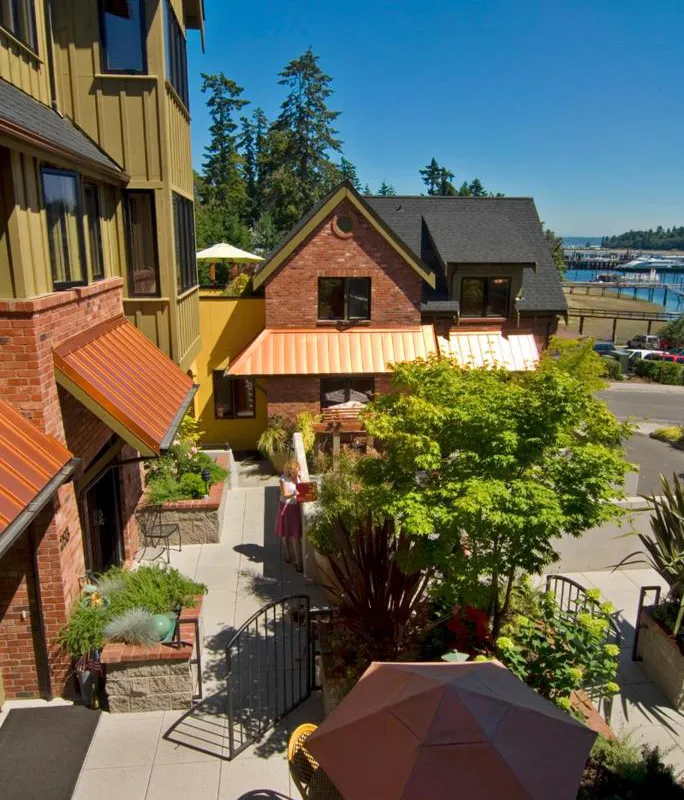 The Eagle Harbor Inn hotel hero