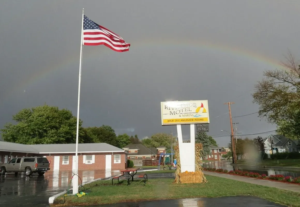 Riverside Motel and Marina Manistee hotel hero