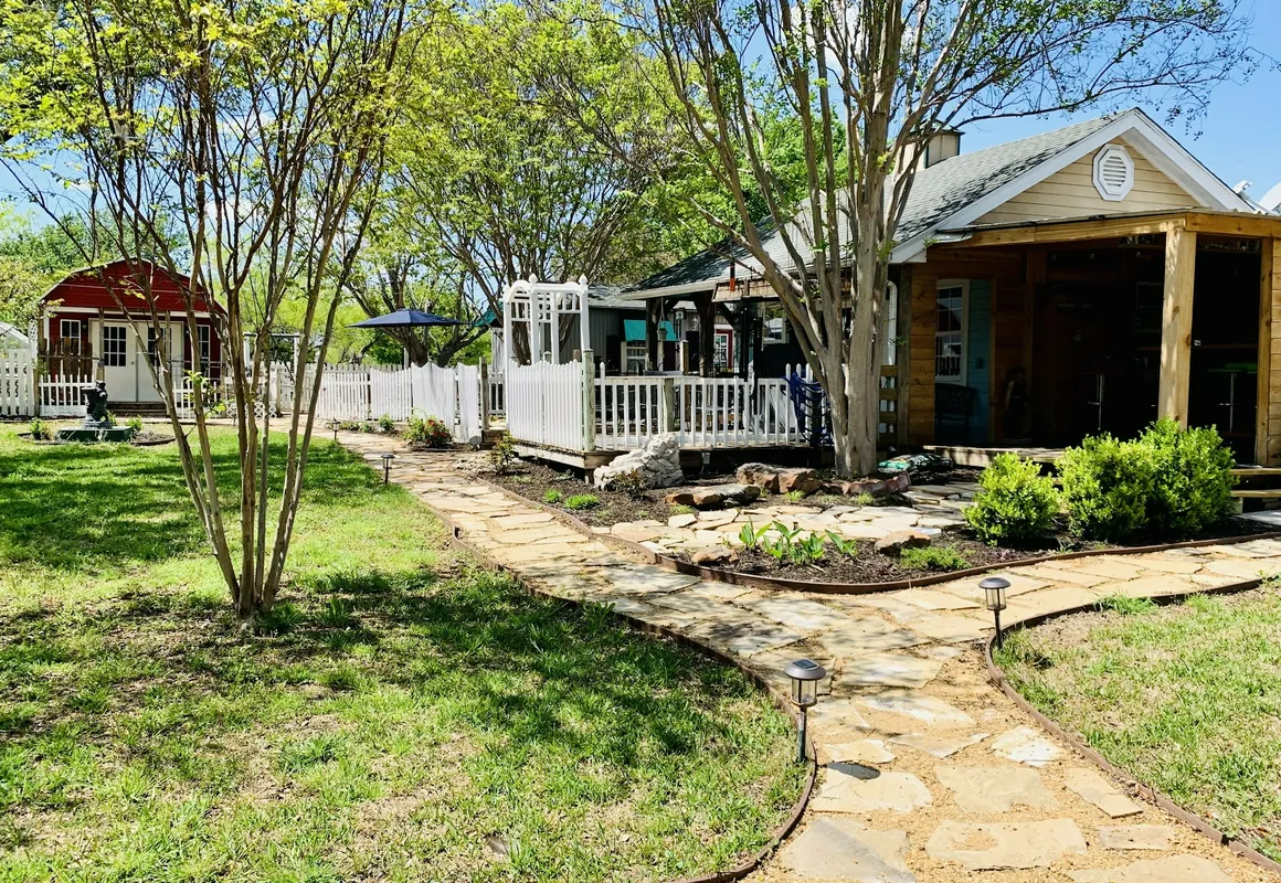 Old Irish Inn hotel hero