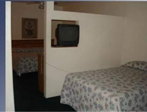 Colonade Motel hotel detail image 3