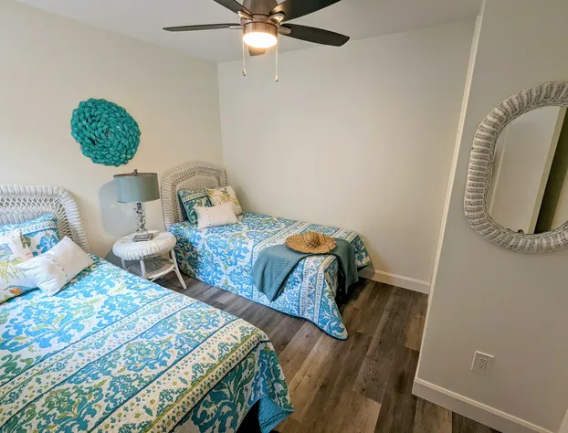 Great Blue Resorts - McCreary's Beach hotel detail image 2