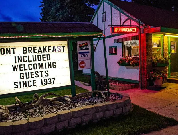 Chalet Motel hotel detail image 2