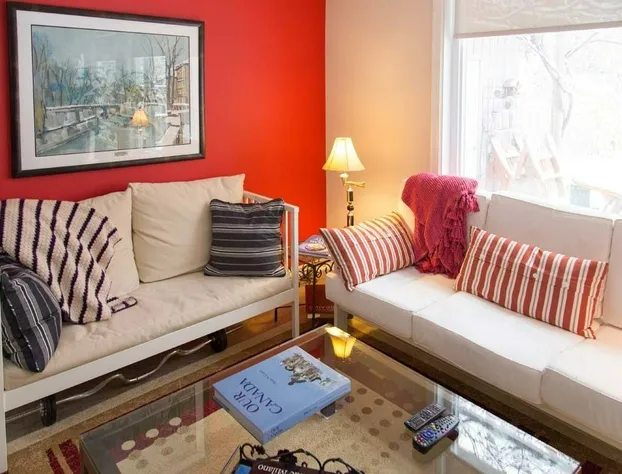 Gypsy by the Lake B & B hotel detail image 3