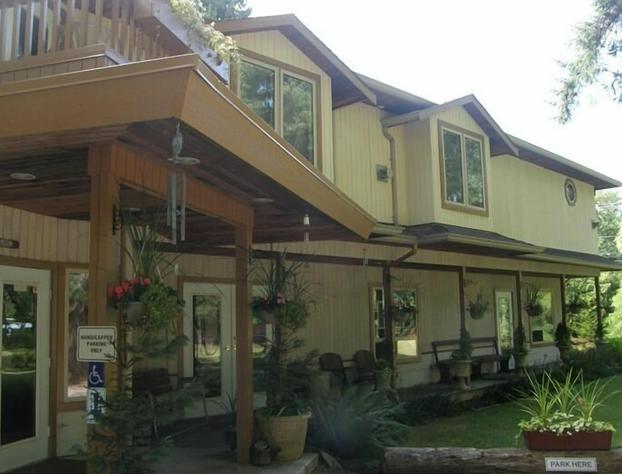 Cedar Wood Lodge B&B hotel detail image 1