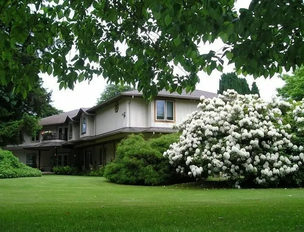 Cedar Wood Lodge B&B hotel detail image 1