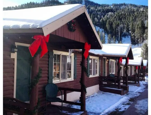 Three Bears Lodge hotel detail image 4