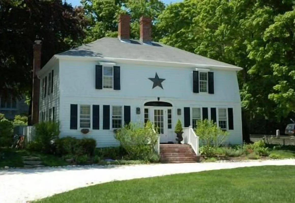 The 1720 House hotel hero