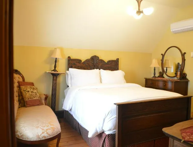 Magnetic Hill Winery hotel detail image 3