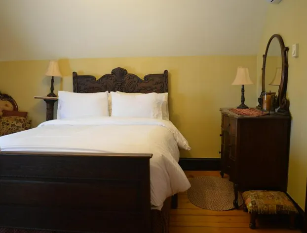 Magnetic Hill Winery hotel detail image 4