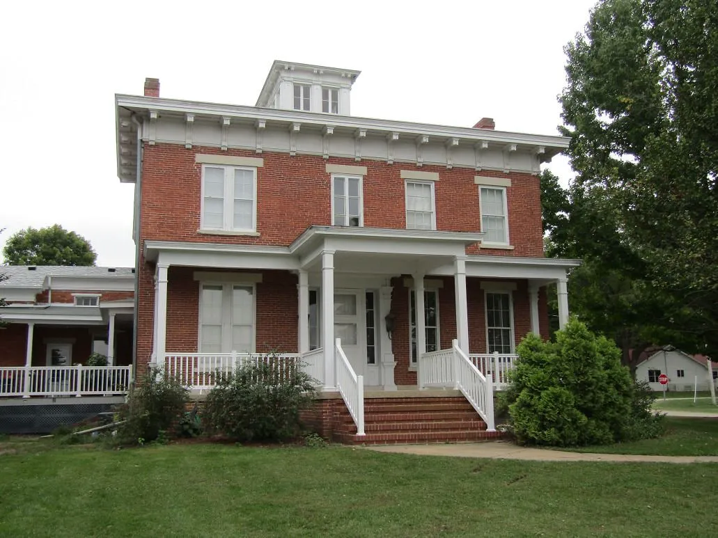 The Tiskilwa Inn hotel hero