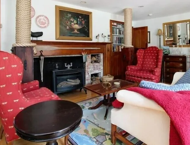 Bursley Manor hotel detail image 4