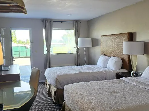 Sunrise Inn hotel detail image 4