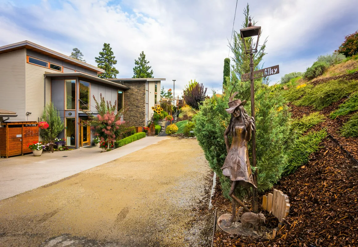 Cormier's Studio hotel hero