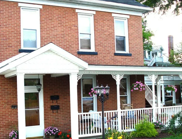 South Broadway Manor hotel detail image 2