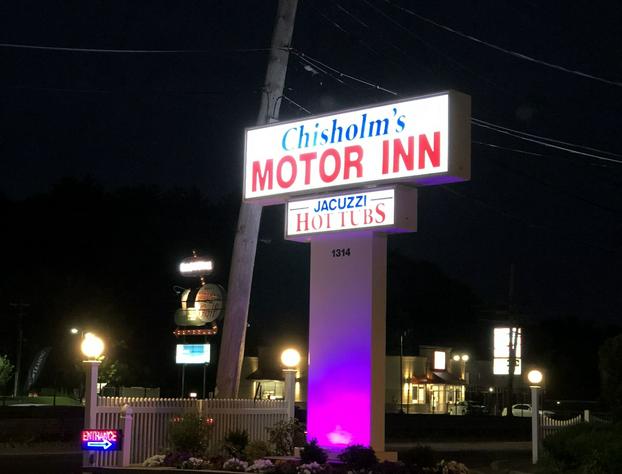 Chisholms Motor Inn hotel detail image 1