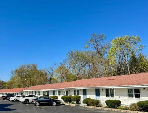 Chisholms Motor Inn hotel detail image 1