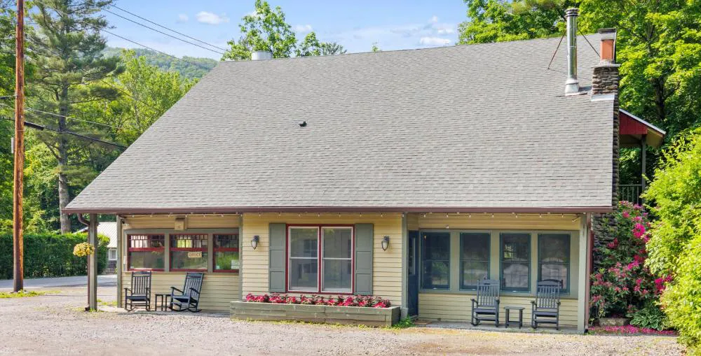 Phoenicia Lodge hotel hero