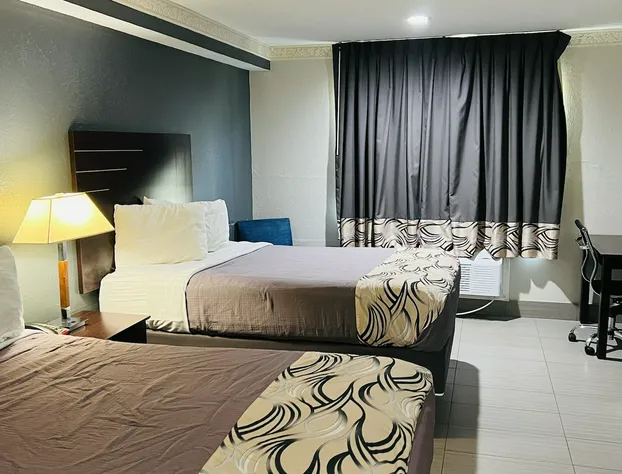 Regency Inn & Suites hotel detail image 3