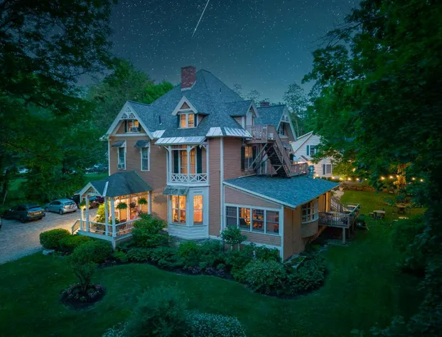 Brook Farm Inn hotel detail image 1